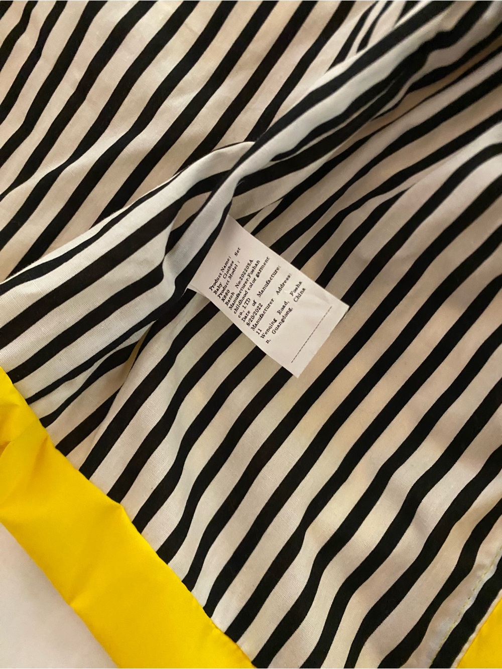 Adorable 2T Yellow Duck Hooded Rain Jacket - Picture 5 of 7